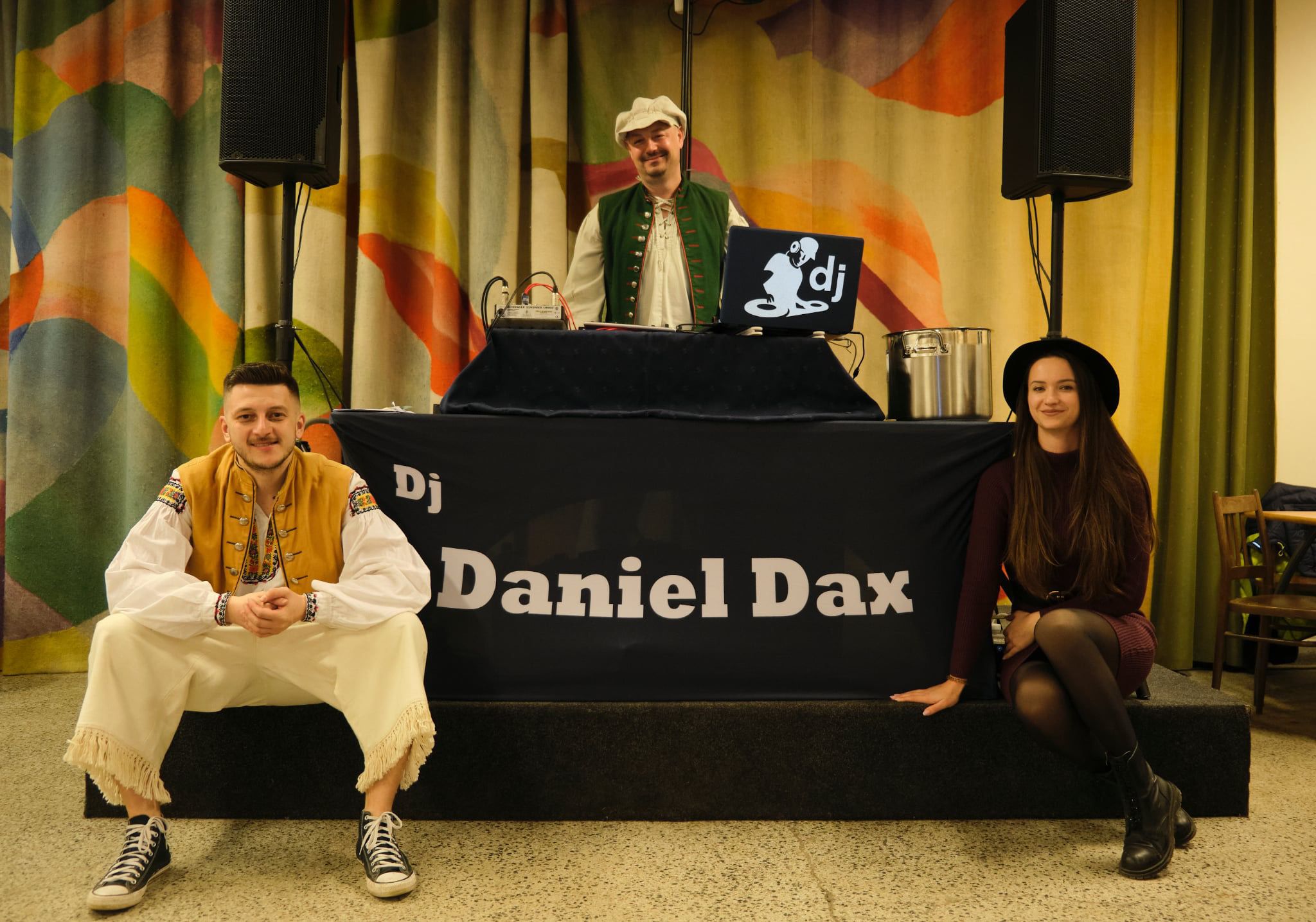 DJ